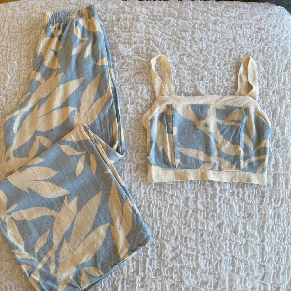 Sienna Sky Two Piece Set Blue Cream Wide Leg Pants Crop Tank Medium - Picture 3 of 9